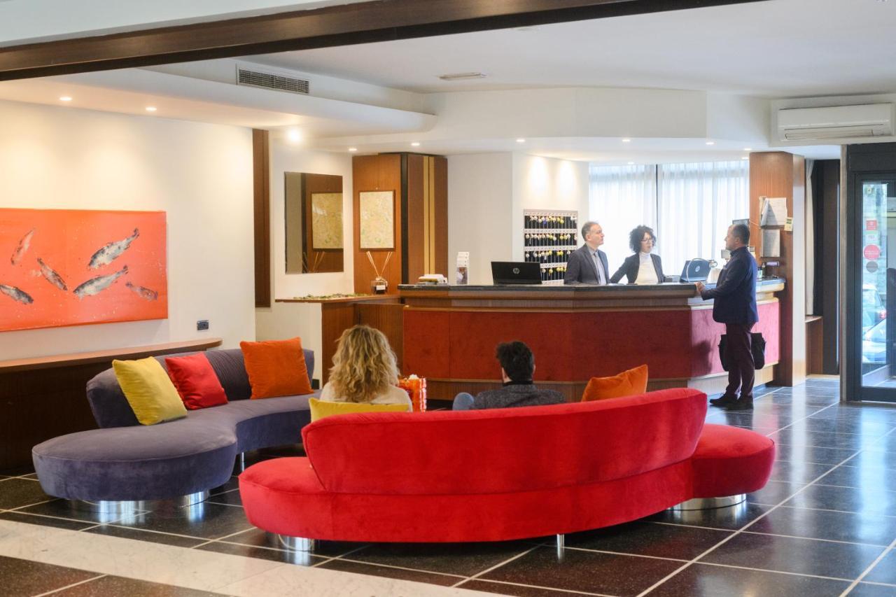 Art Hotel Milano Прато Екстериор снимка