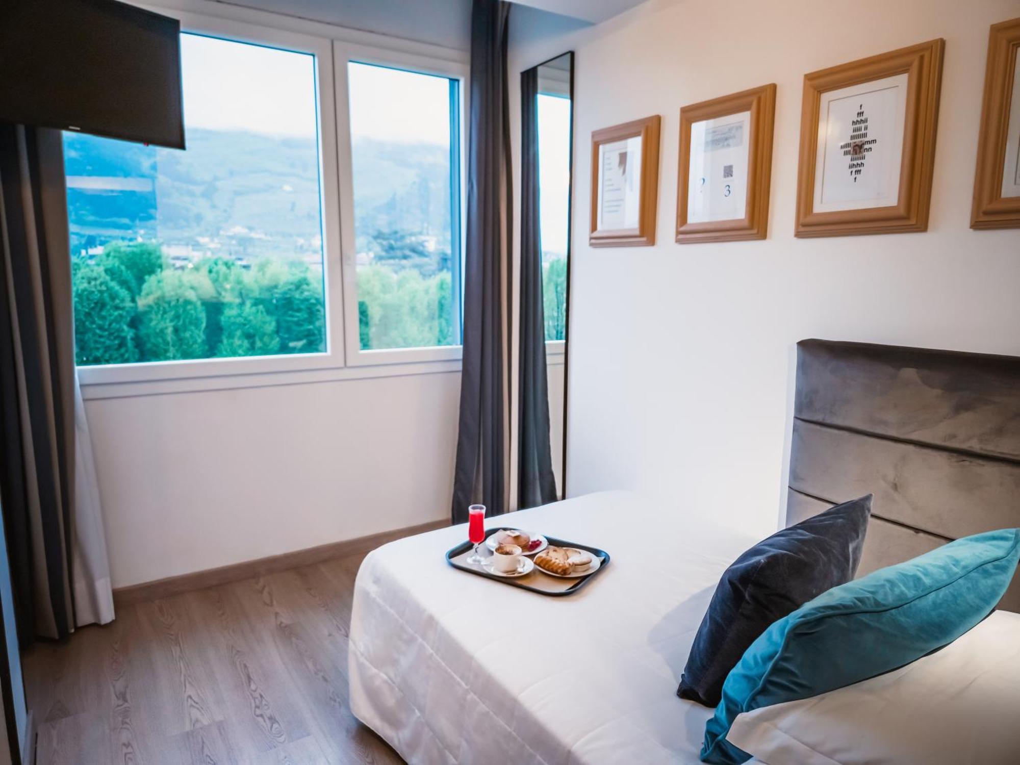 Art Hotel Milano Прато Екстериор снимка