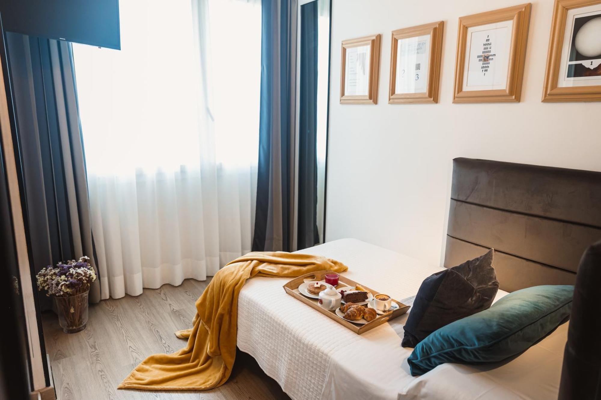 Art Hotel Milano Прато Екстериор снимка